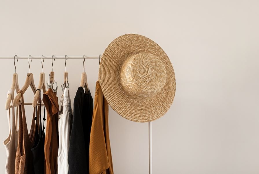 What are non-vegan clothing materials